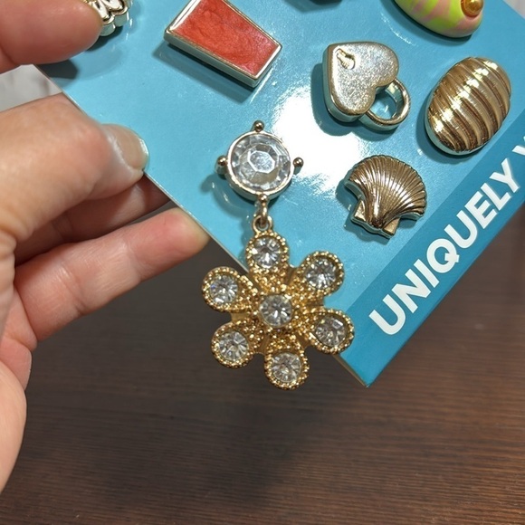 Crocs 10 pack Jibbitz Charm Set - Floral and Geometric - Picture 3 of 5